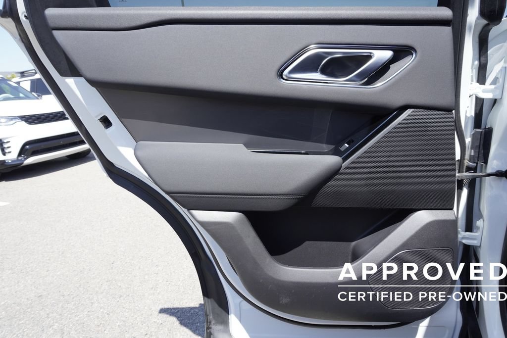 Used 2025 Land Rover Range Rover Velar Dynamic SE AWD/4WD image 28