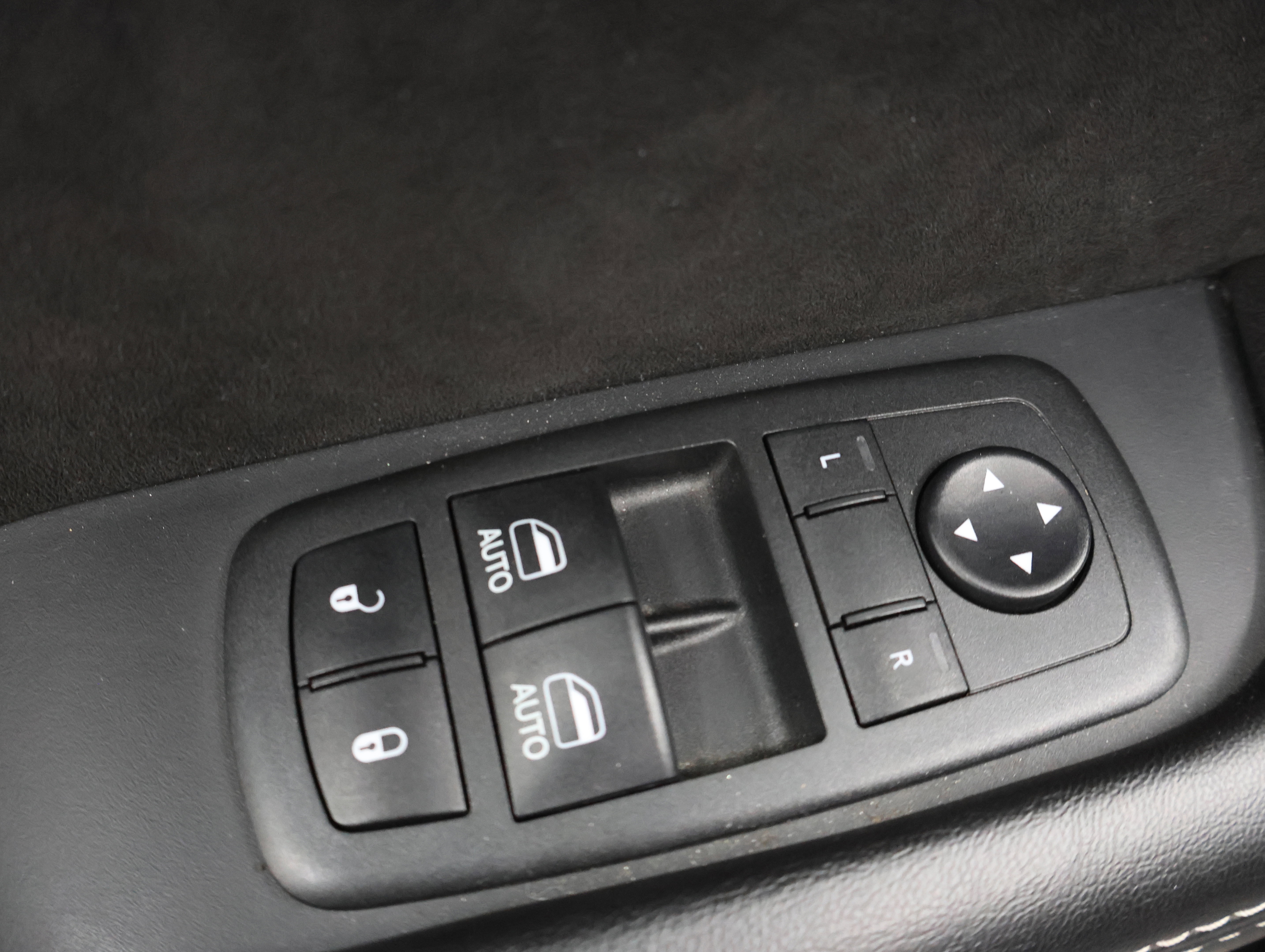 Used 2018 Dodge Challenger SRT w/ Technology Group image 34