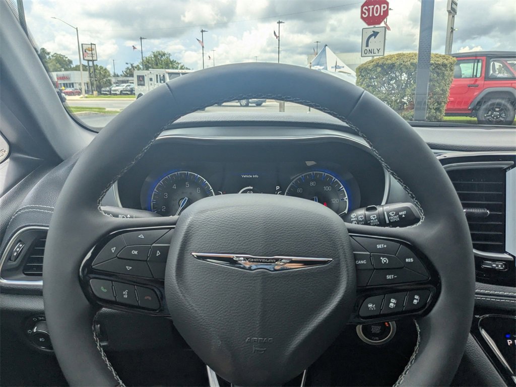 New 2026 Chrysler Pacifica Limited w/ S Appearance Package image 28