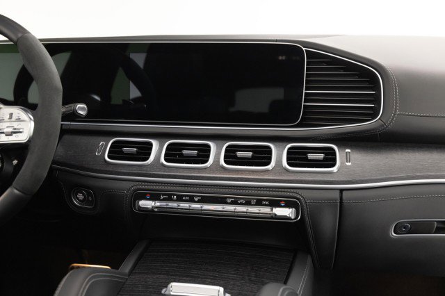 Used 2023 Mercedes-Benz GLS 63 AMG 4MATIC image 18