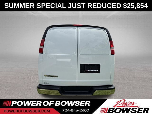 Used 2022 Chevrolet Express 2500 w/ Driver Convenience Package RWD image 4
