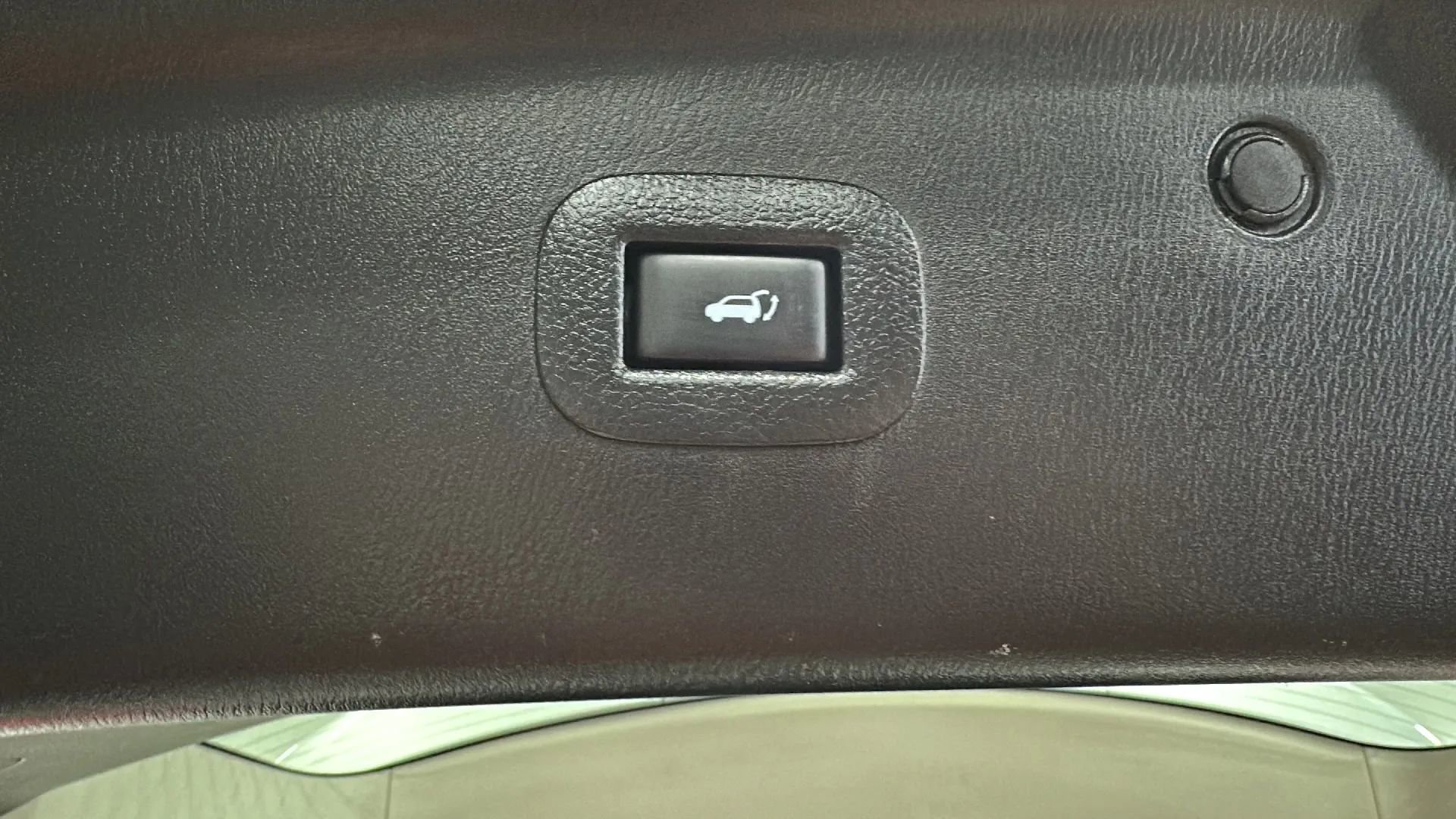 Used 2019 INFINITI QX80 Luxe image 17