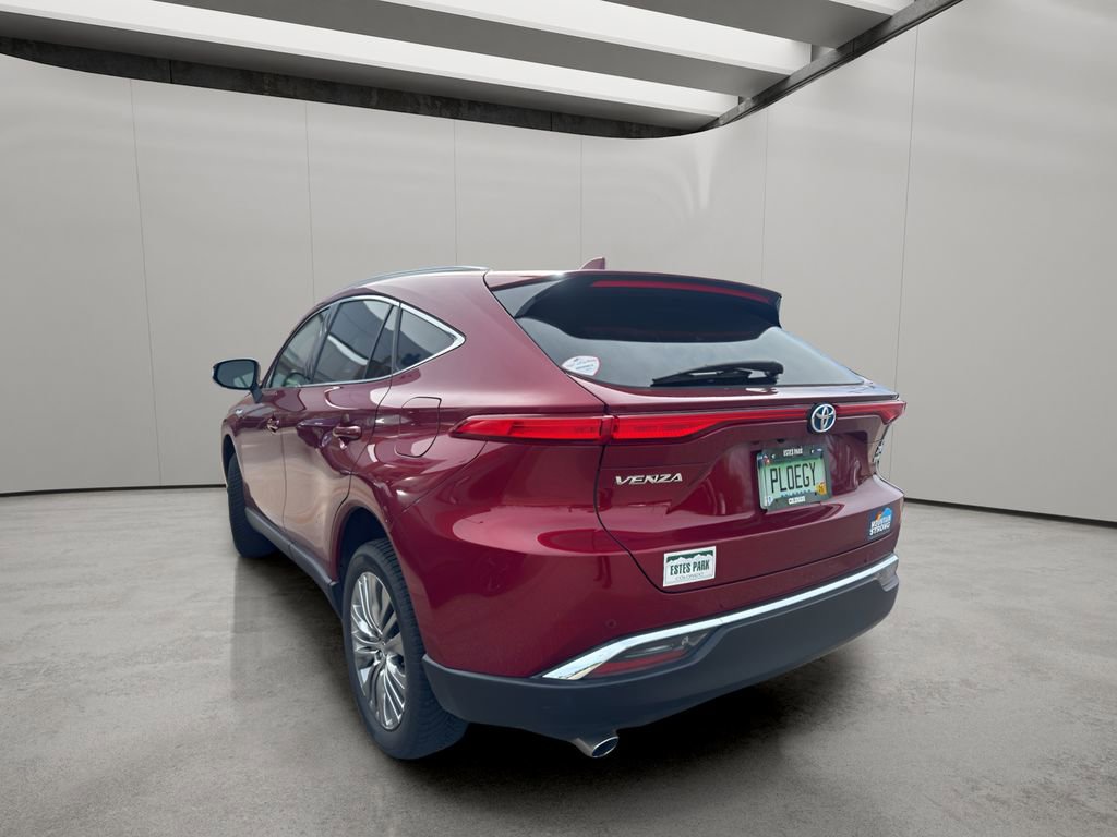 Used 2021 Toyota Venza XLE w/ Softex Package image 2