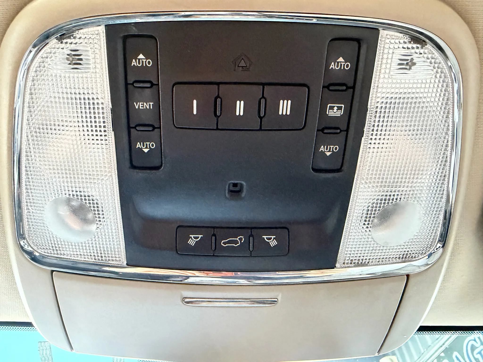 Used 2015 Jeep Grand Cherokee Limited w/ Luxury Group II AWD/4WD image 24