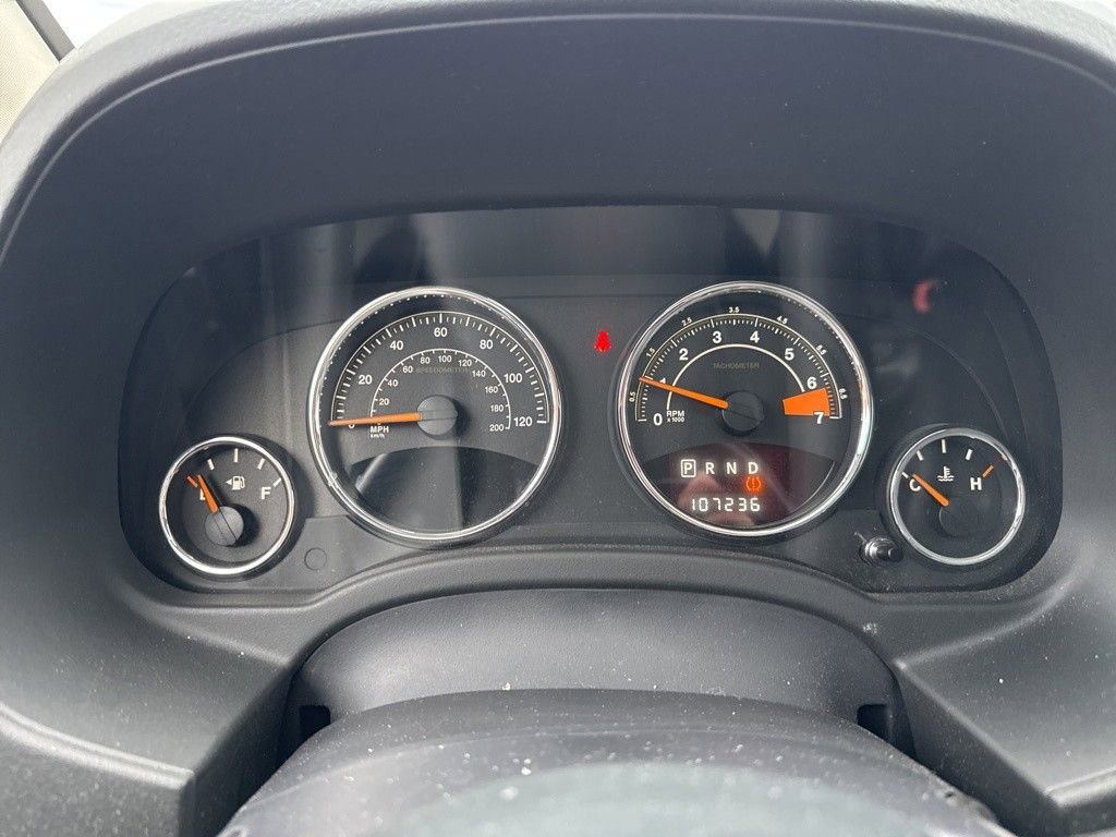 Used 2014 Jeep Compass Latitude w/ Sun/Sound Group image 11