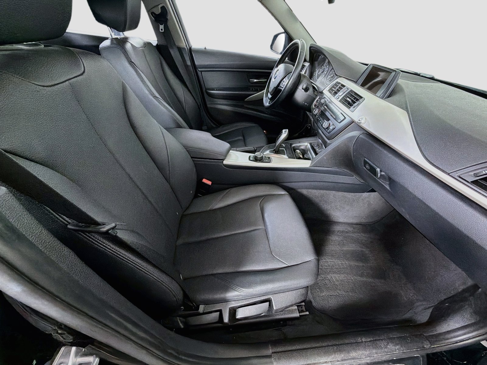Used 2014 BMW 320i Sedan RWD image 28
