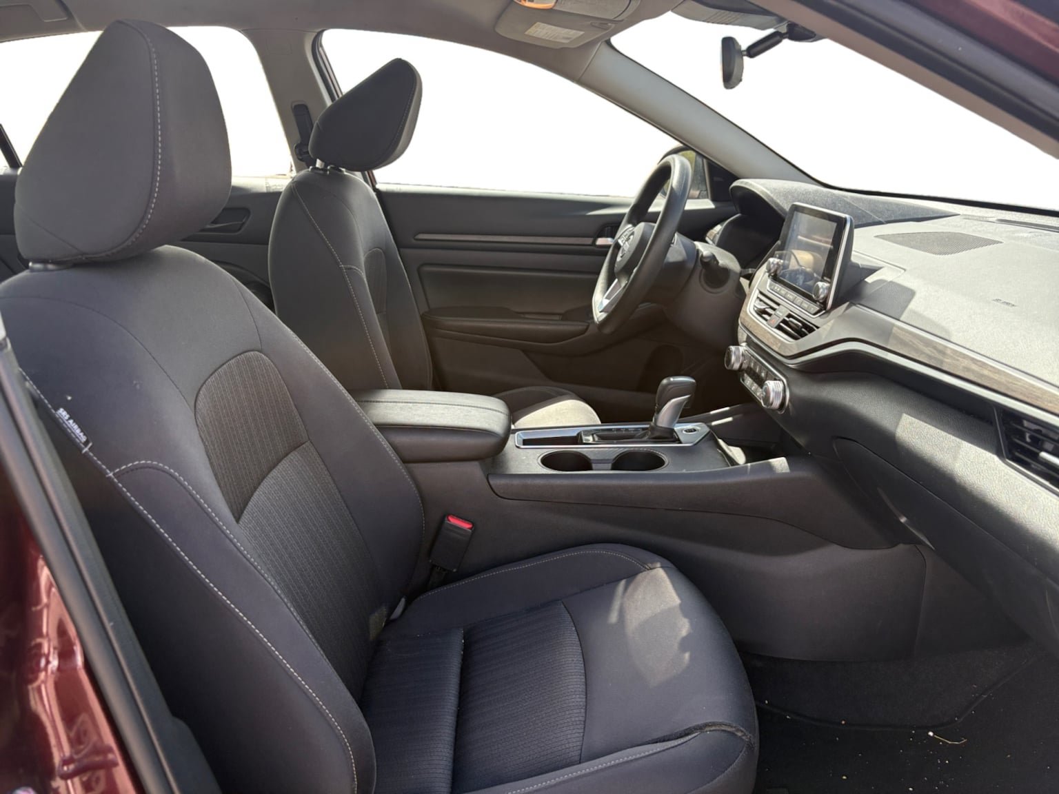 Used 2025 Nissan Altima 2.5 SV FWD image 18