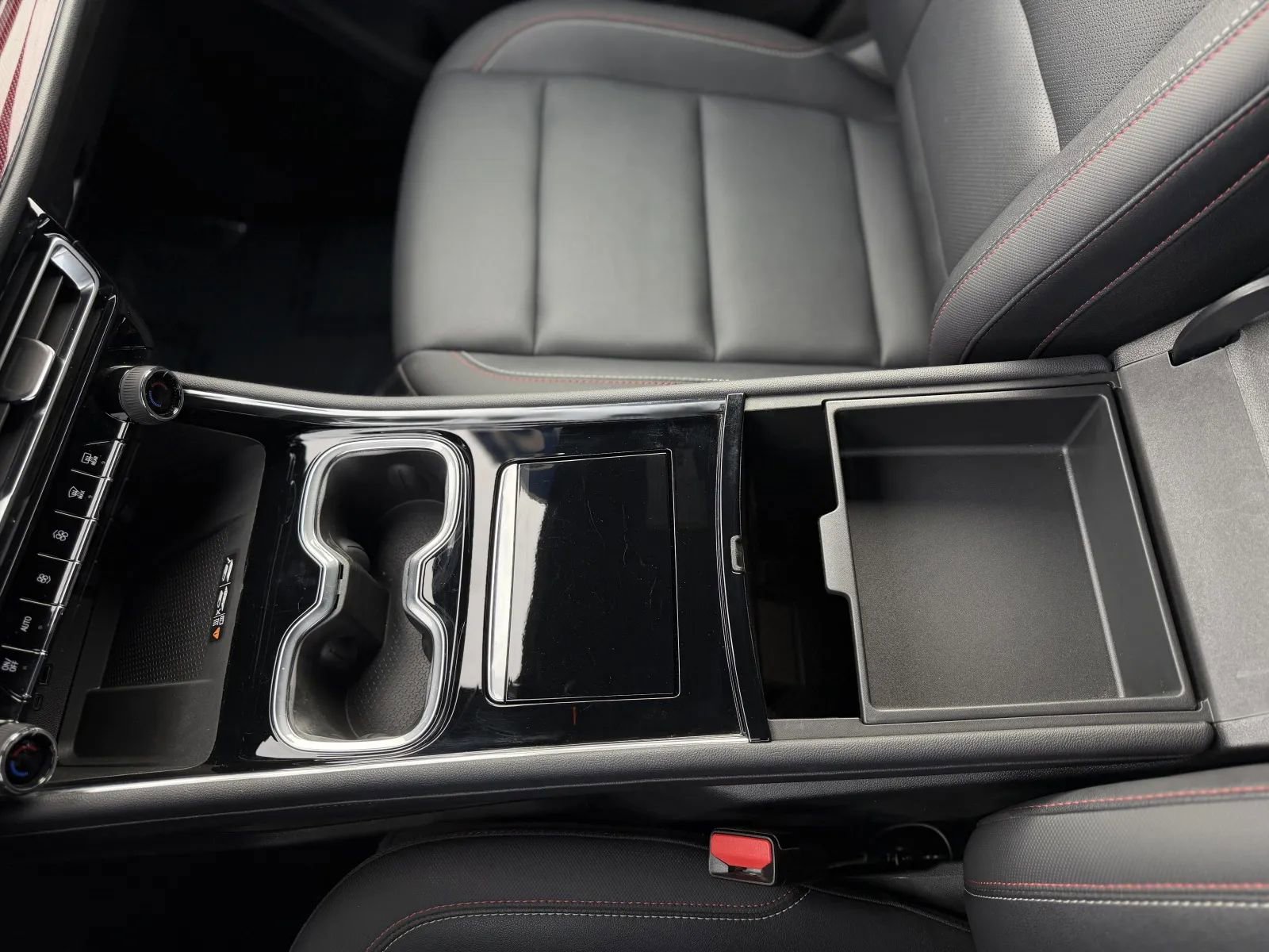 Used 2025 Chevrolet Traverse Z71 w/ Driver Confidence Package AWD/4WD image 38