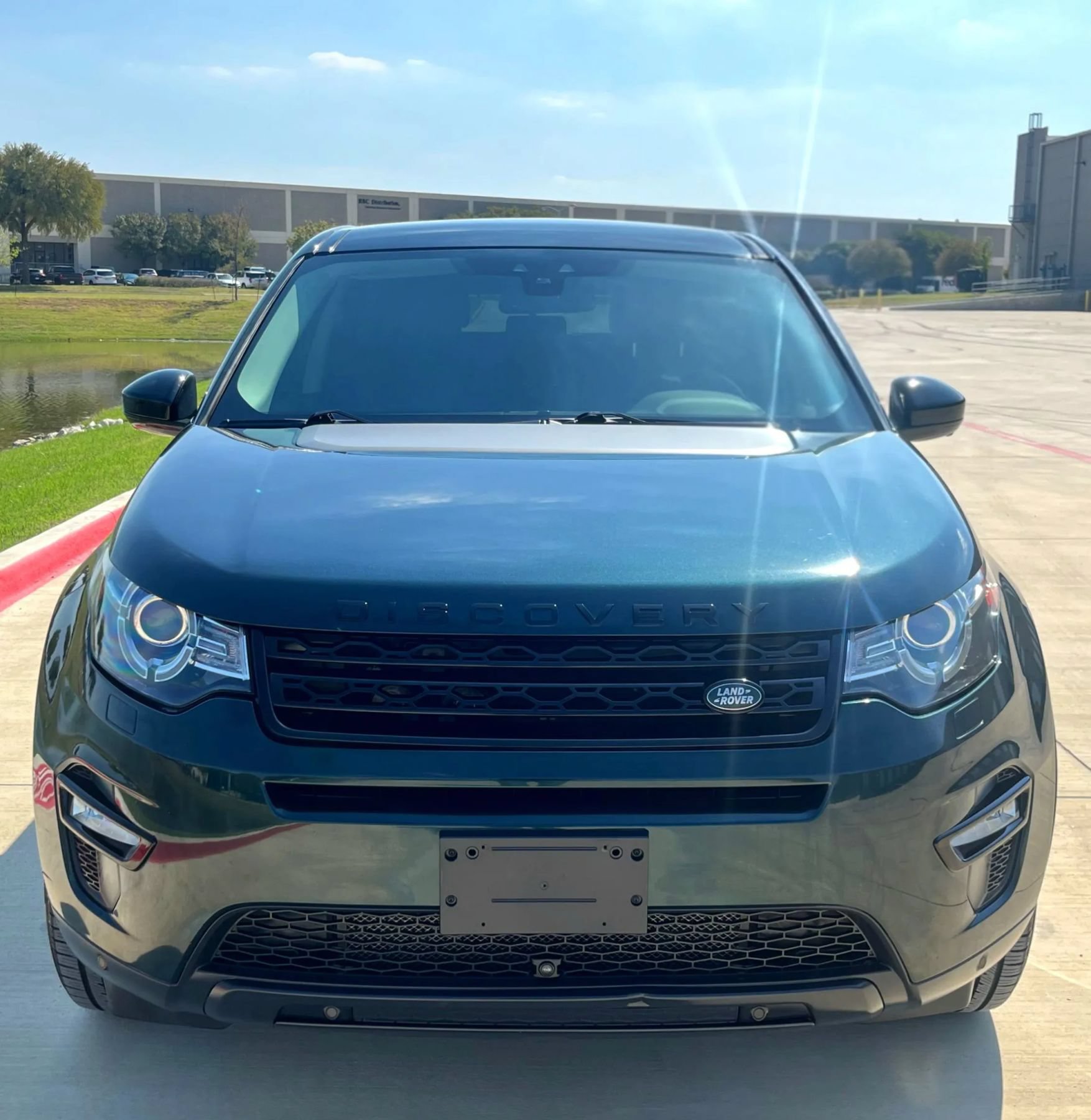 Used 2016 Land Rover Discovery Sport HSE AWD/4WD image 2