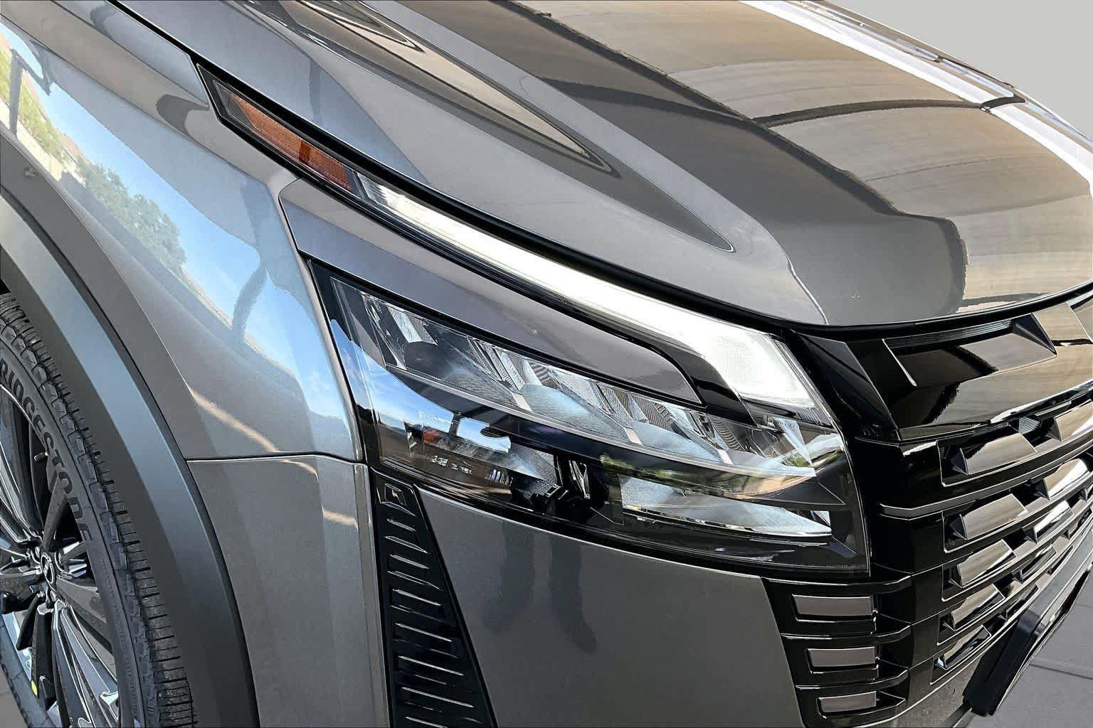 New 2026 Nissan Pathfinder SL FWD image 18