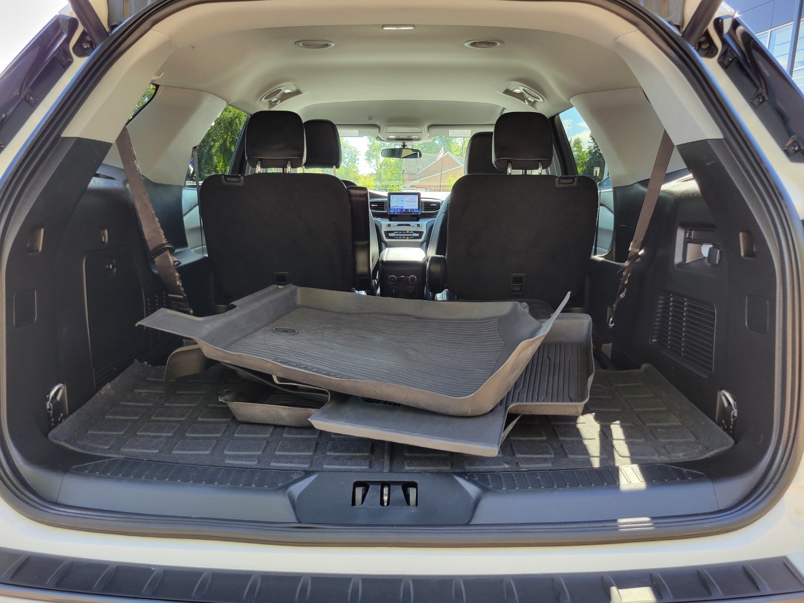 Used 2023 Ford Explorer XLT w/ Equipment Group 202A AWD/4WD image 30