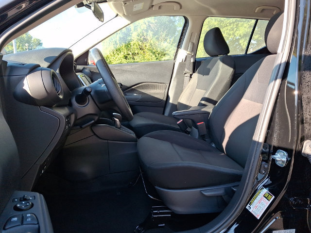 Used 2024 Nissan Kicks S FWD image 13