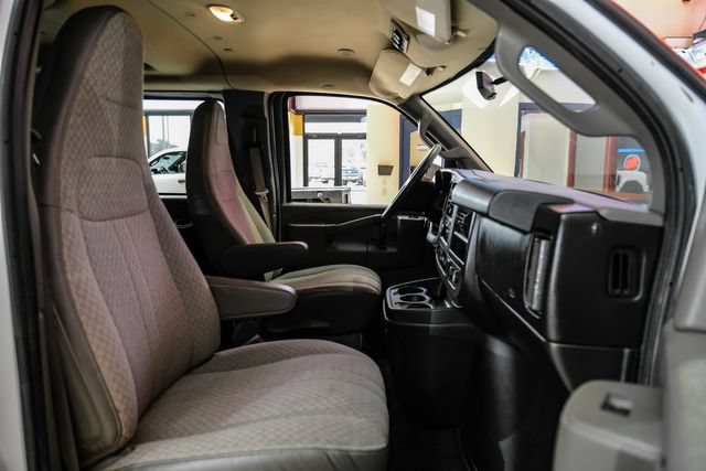 Used 2017 Chevrolet Express 3500 LT w/ LT Preferred Equipment Group RWD image 31