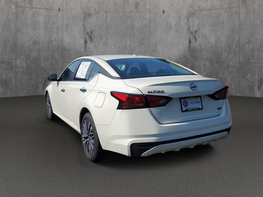 Used 2025 Nissan Altima 2.5 SV AWD/4WD image 4