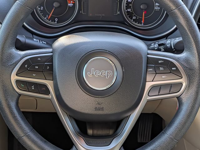 Used 2019 Jeep Cherokee Latitude w/ Popular Appearance Group FWD image 13