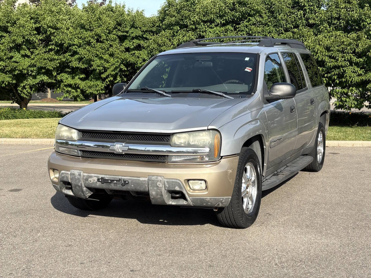 Used 2004 Chevrolet TrailBlazer 4WD w/ LS Preferred Equipment Group image 2