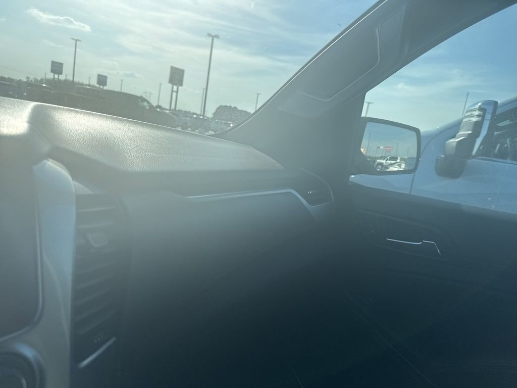 Used 2019 Chevrolet Suburban LT RWD image 17