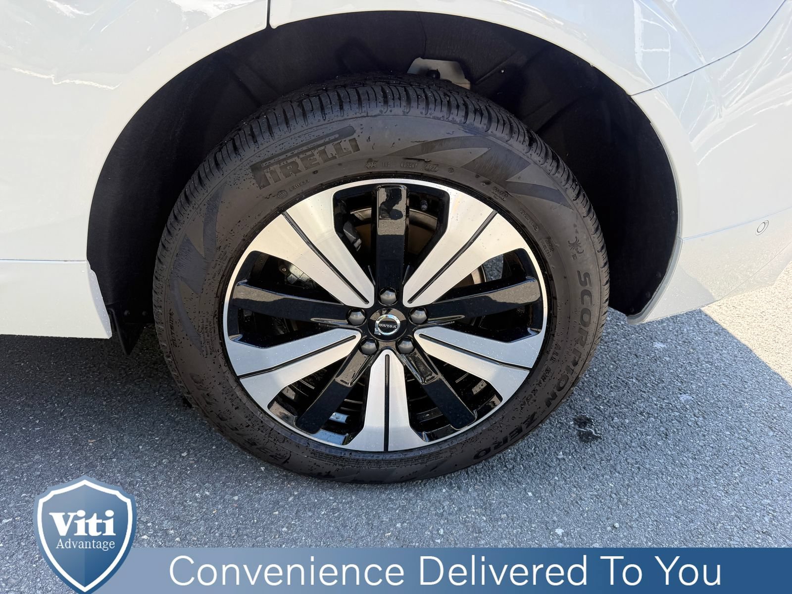 Used 2025 Volvo XC60 T8 Plus w/ Climate Package AWD/4WD image 13