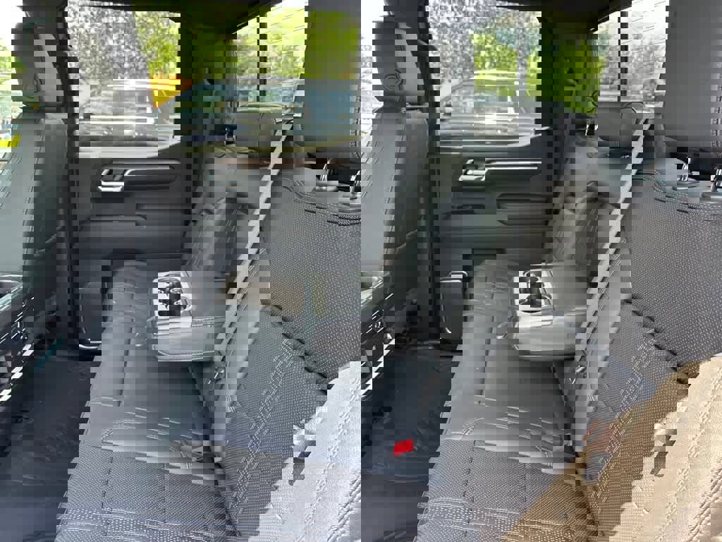 Used 2025 Chevrolet Silverado 1500 High Country w/ Midnight Edition image 14