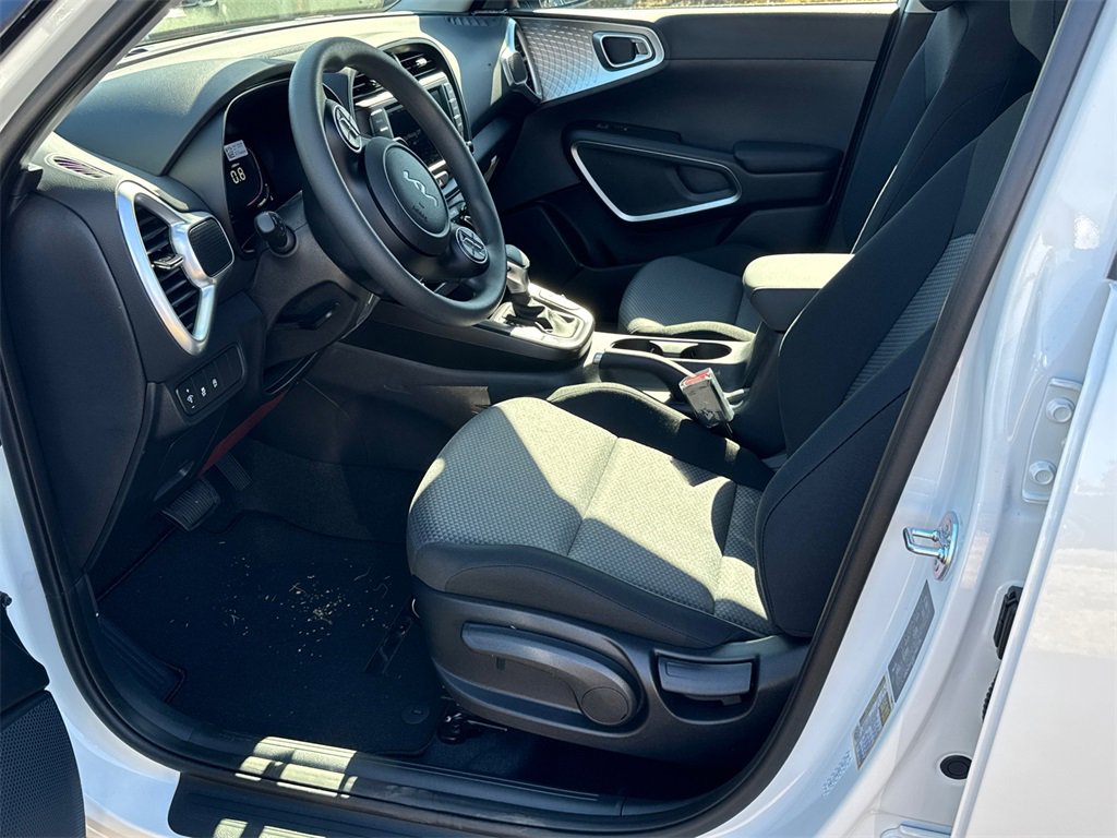 New 2025 Kia Soul LX w/ LX Technology Package image 9