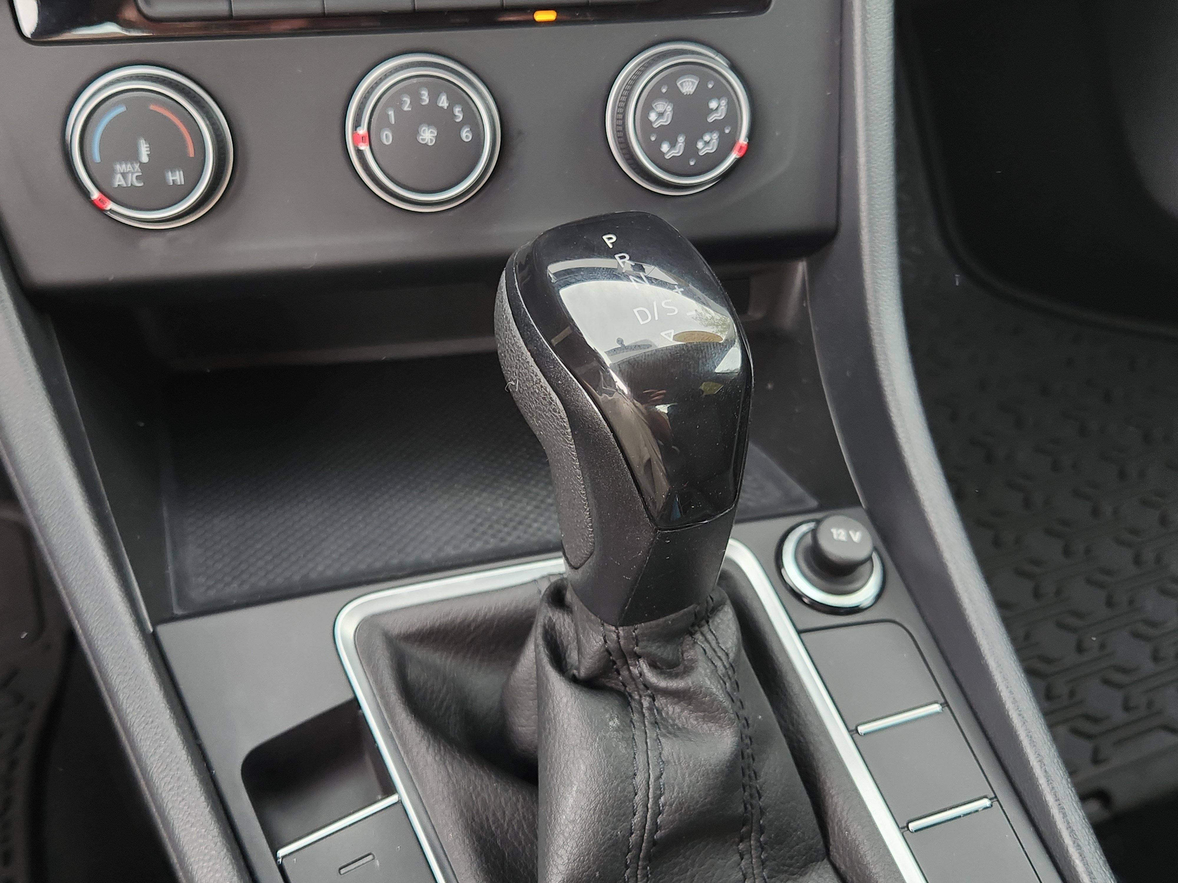 Used 2022 Volkswagen Jetta S FWD image 22