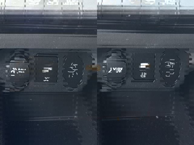 Used 2025 Hyundai Elantra SE image 18