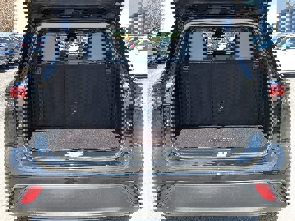 Used 2023 Toyota Highlander Bronze Edition image 8