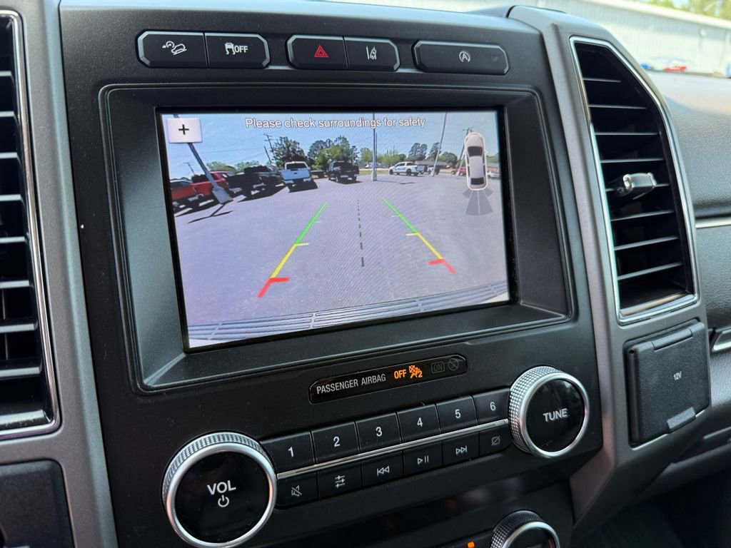 Used 2019 Ford Expedition XLT w/ Equipment Group 202A AWD/4WD image 19