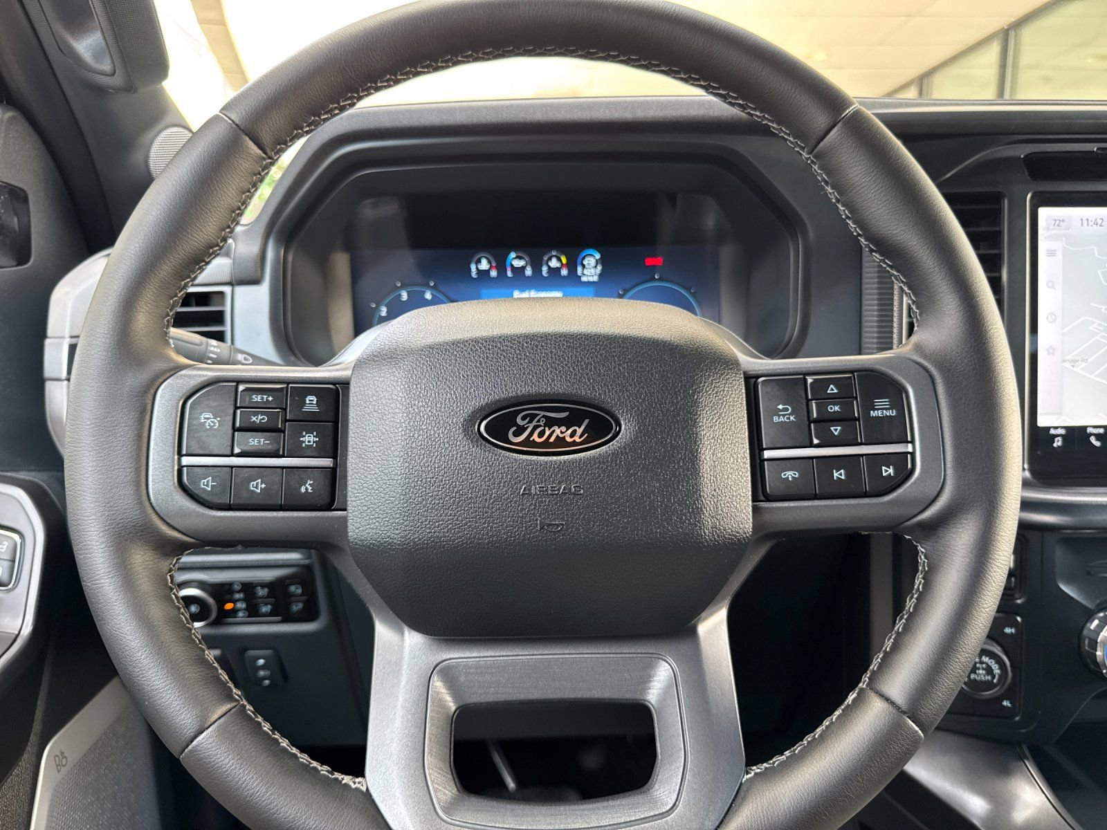 Used 2025 Ford F150 Lariat w/ Equipment Group 502A High image 27
