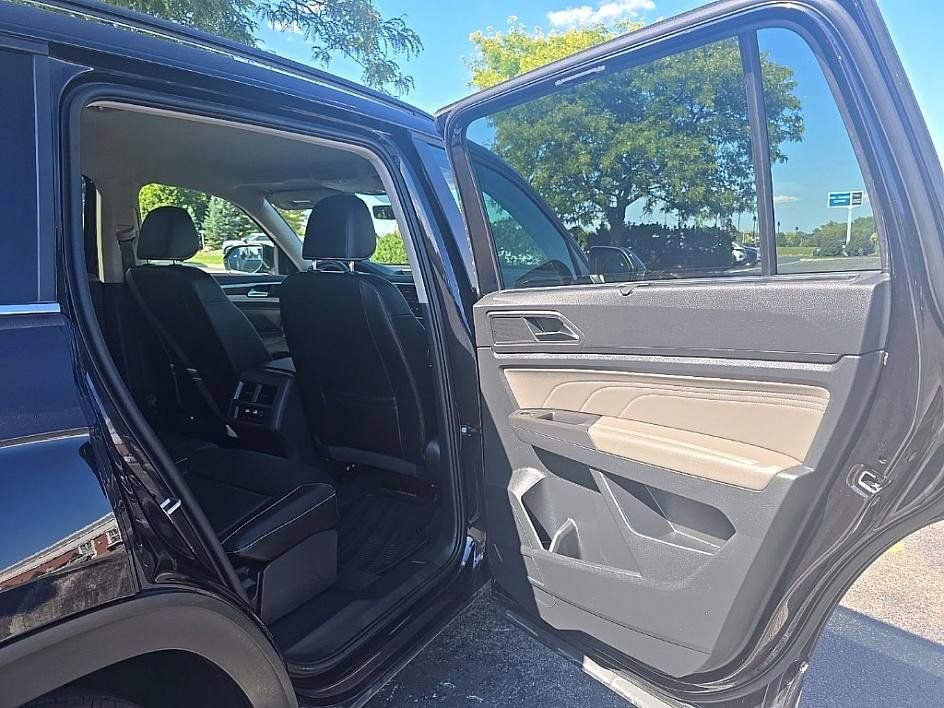 Used 2022 Volkswagen Atlas SE image 28