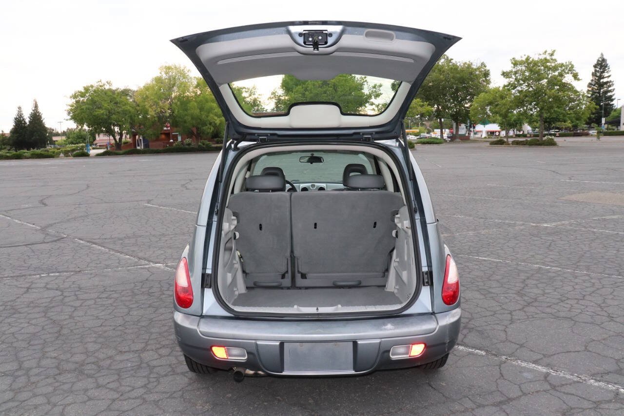 Used 2009 Chrysler PT Cruiser FWD image 29