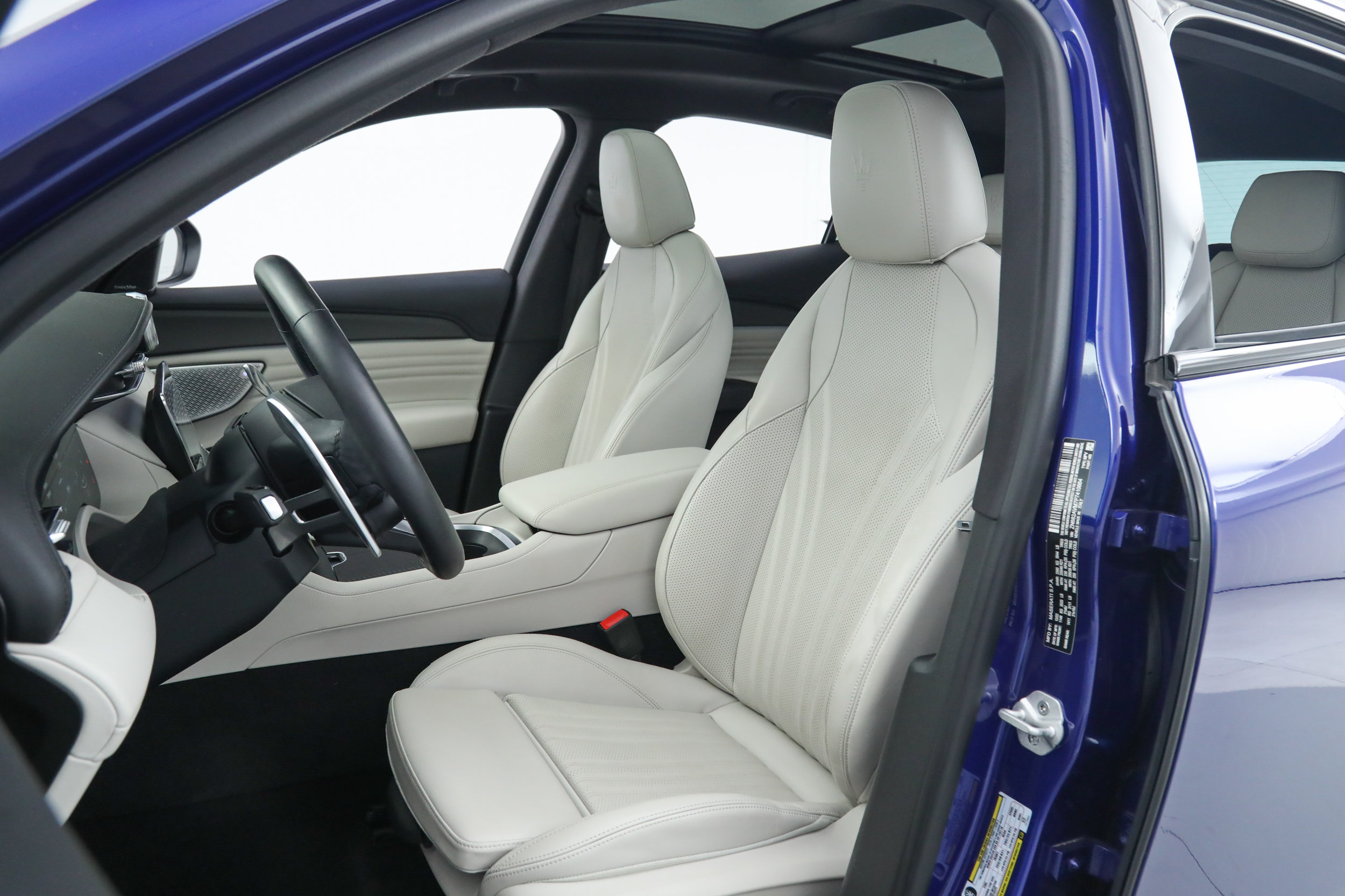 Certified 2023 Maserati Grecale Modena AWD/4WD image 17