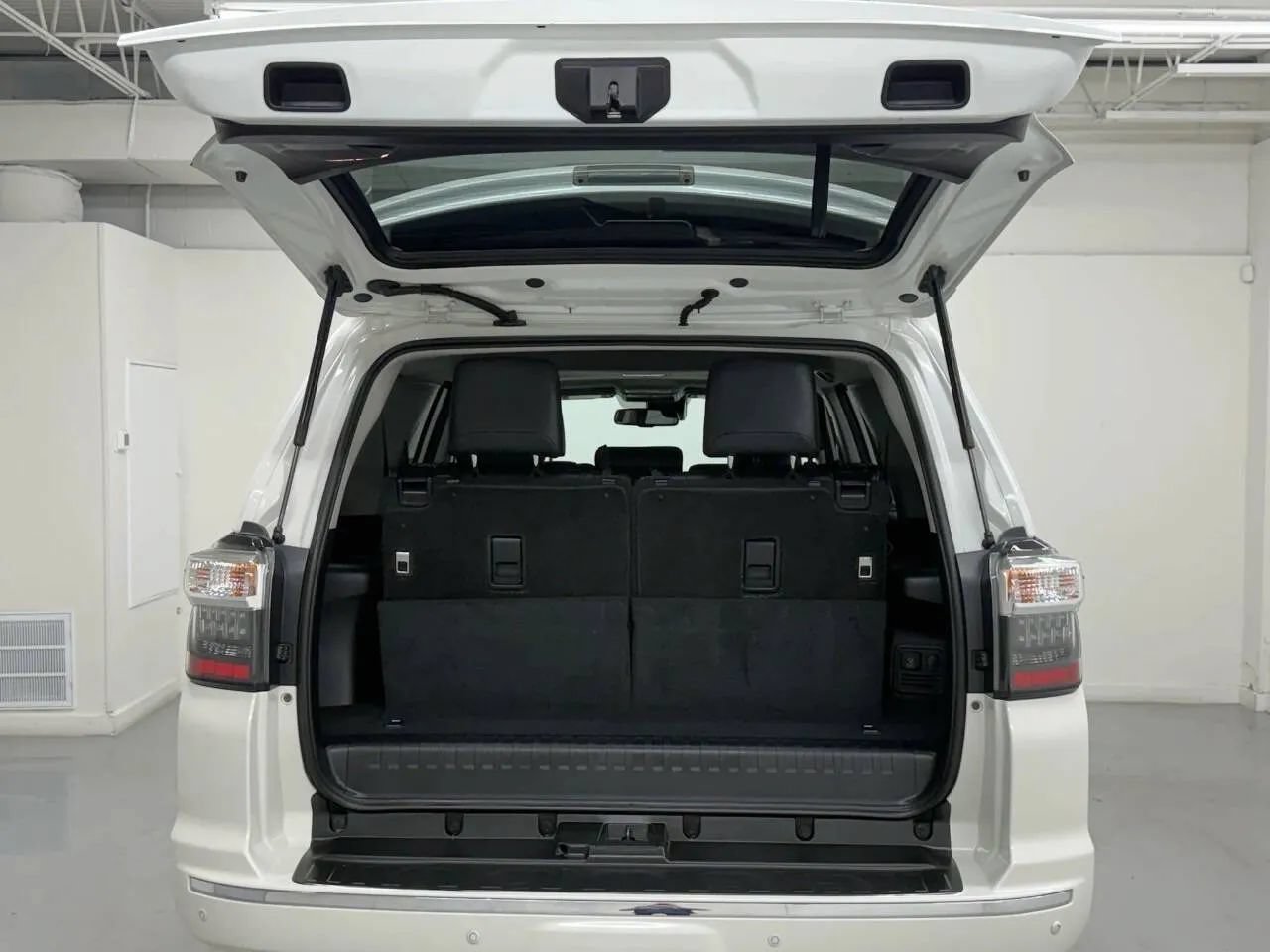 Used 2020 Toyota 4Runner Limited RWD image 39