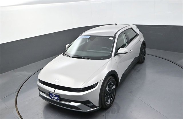 New 2025 Hyundai Ioniq 5 SE image 23