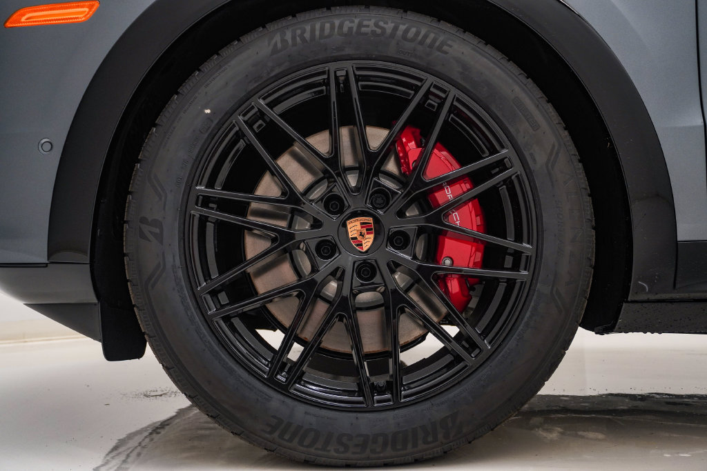 New 2026 Porsche Cayenne GTS AWD/4WD image 13