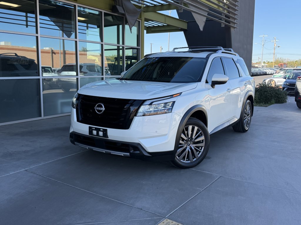 Used 2024 Nissan Pathfinder SL w/ SL Premium Package image 2