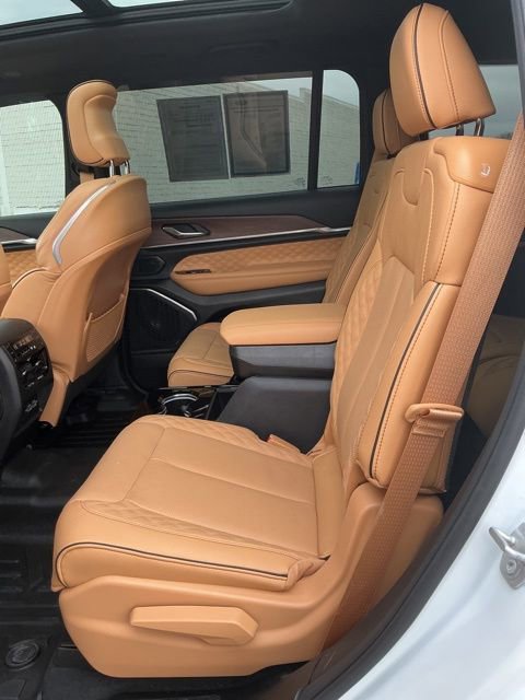 Used 2025 Jeep Grand Cherokee L Summit w/ Obsidian Package image 20