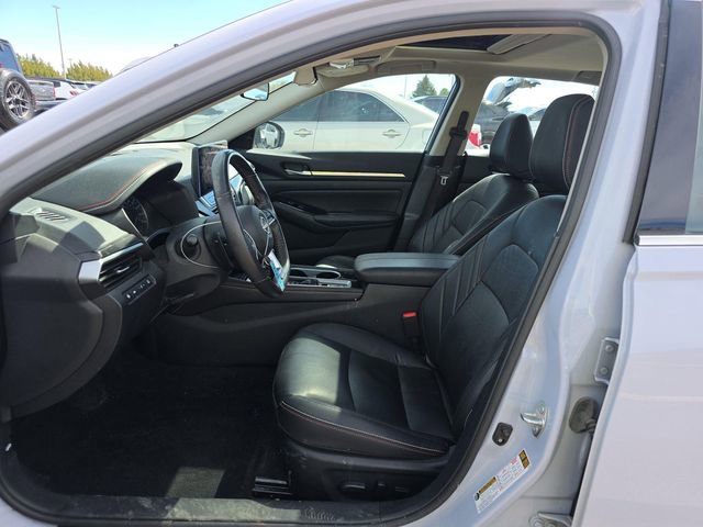 Used 2024 Nissan Altima 2.0 SR FWD image 3