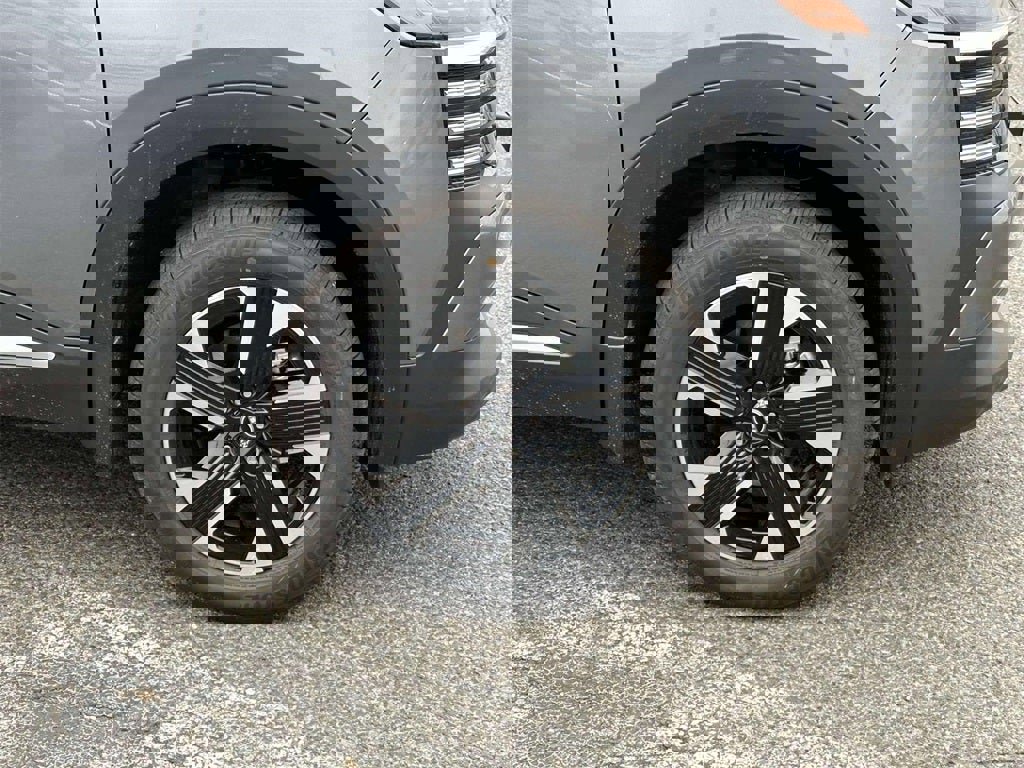 New 2026 Nissan Kicks SV w/ Charging Package image 7