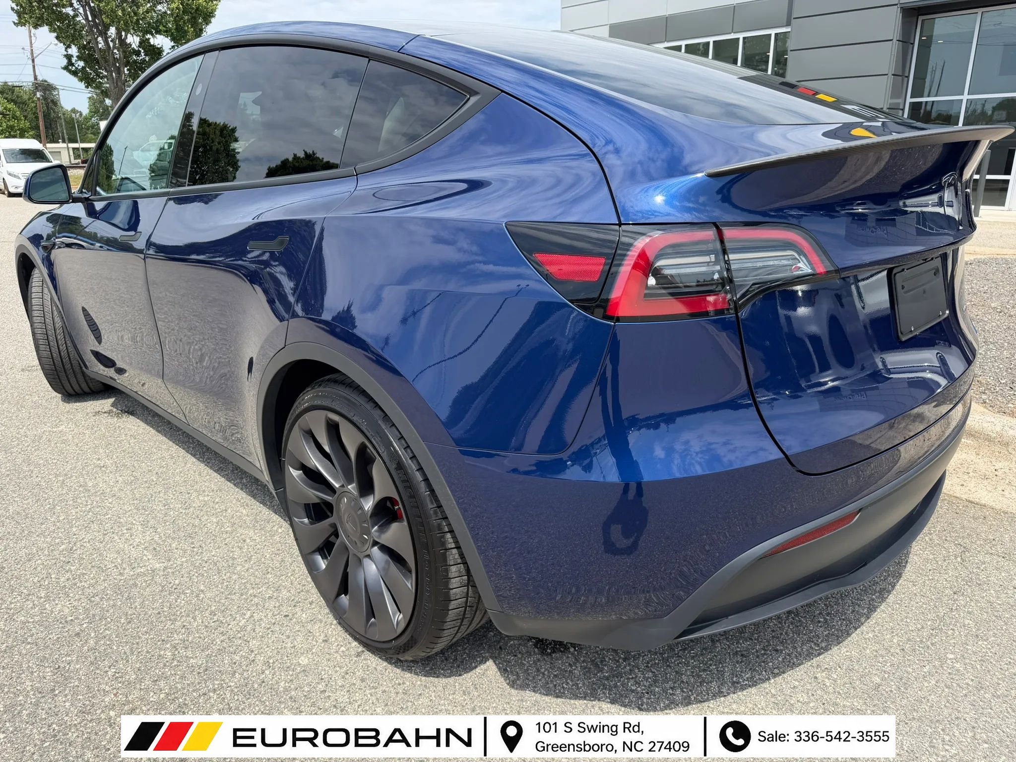 Used 2023 Tesla Model Y Performance AWD/4WD image 3