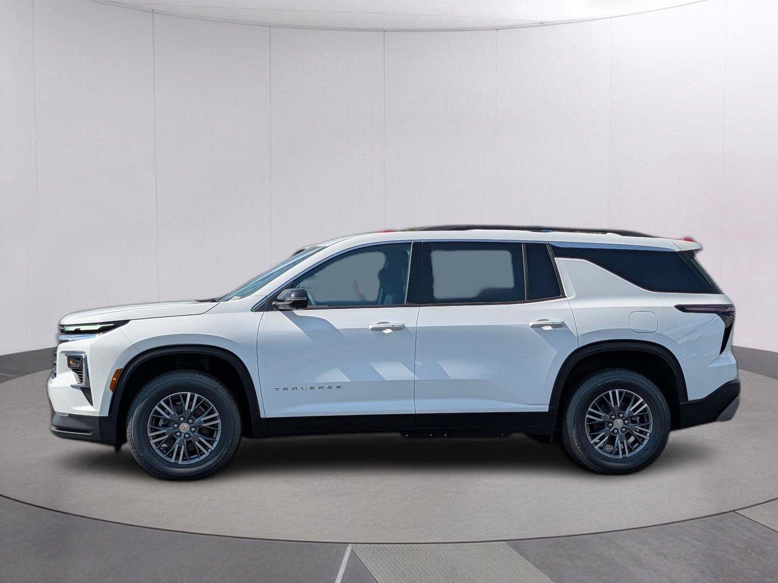 New 2026 Chevrolet Traverse LT w/ Driver Confidence Package FWD image 2