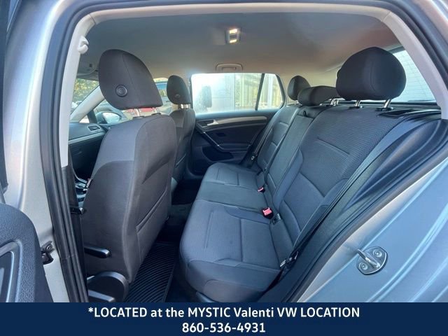 Used 2019 Volkswagen Golf S image 11