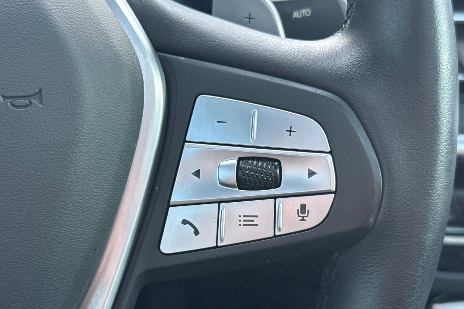 Certified 2023 BMW X4 xDrive30i w/ Premium Package image 30