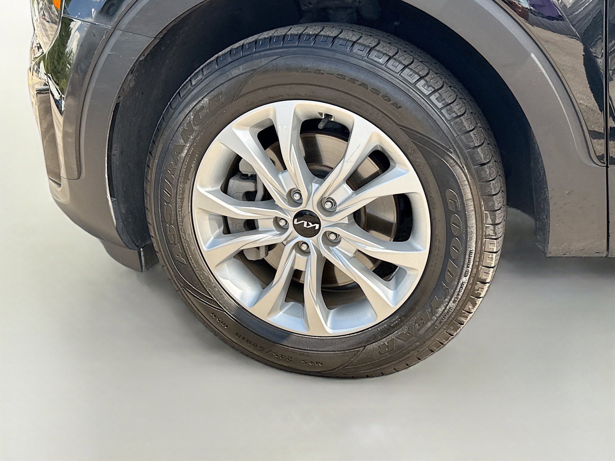 Used 2022 Kia Telluride LX FWD image 40