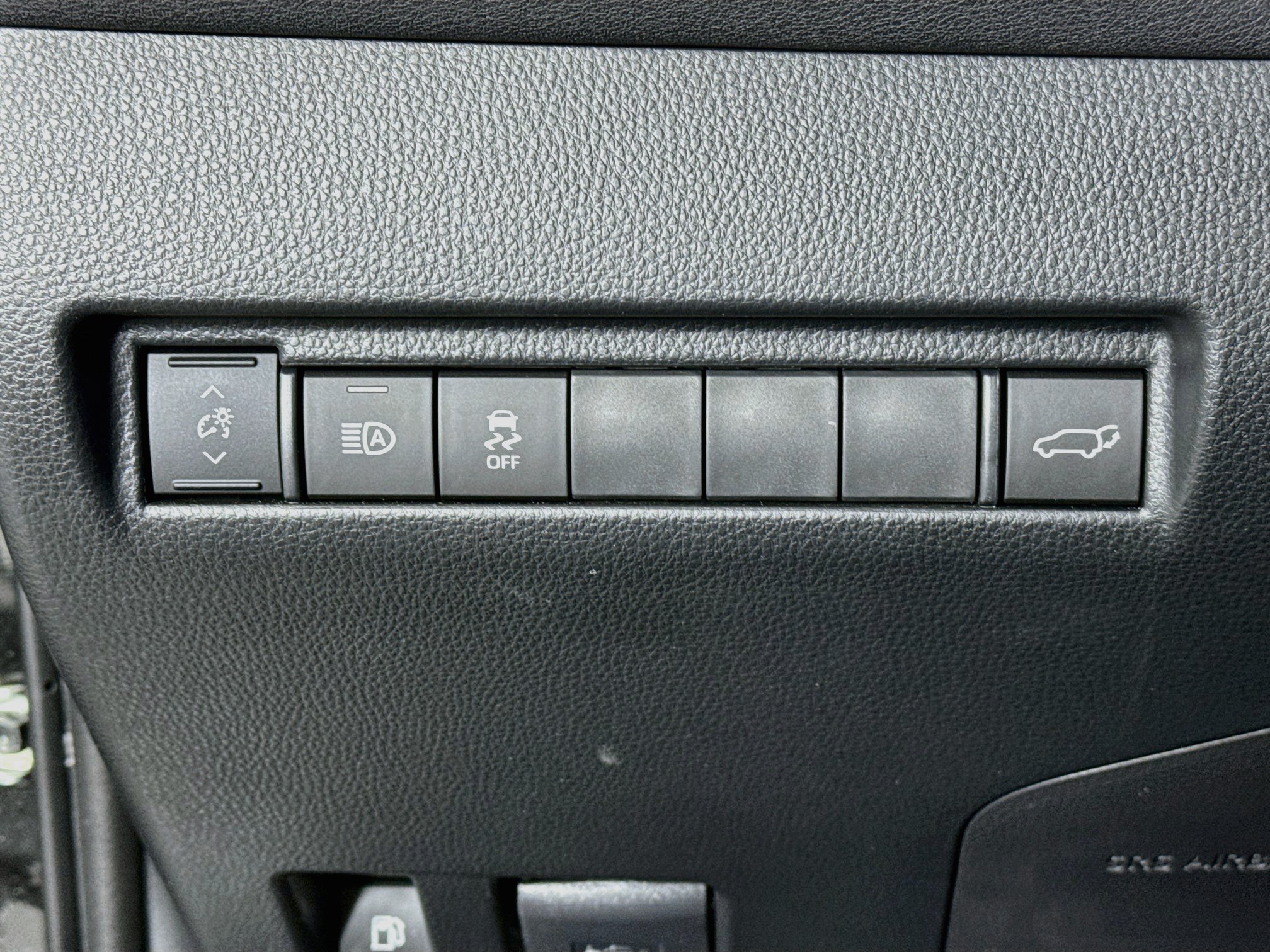 Certified 2024 Toyota Venza Nightshade AWD/4WD image 10