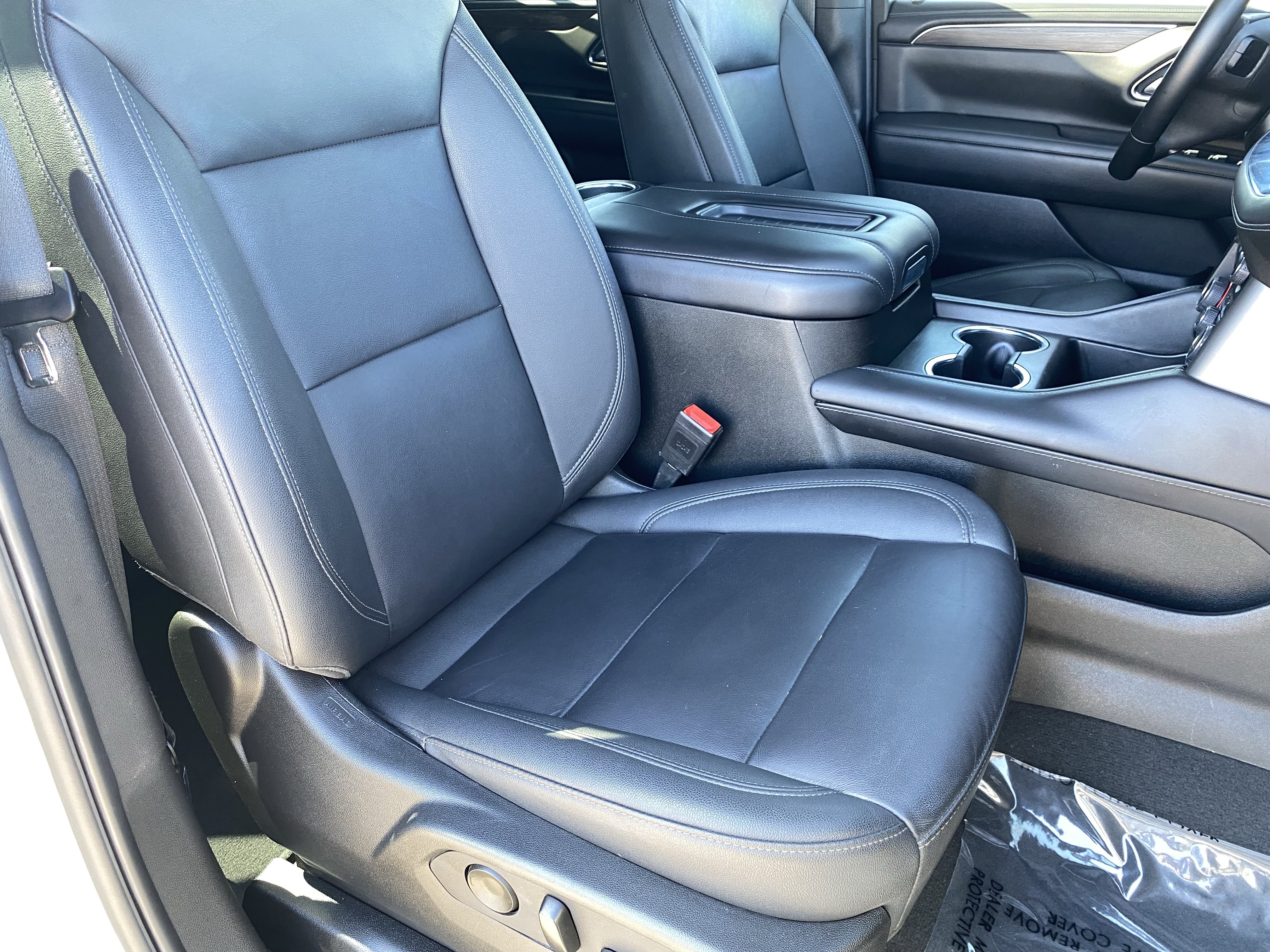 Used 2024 Chevrolet Suburban LT RWD image 10