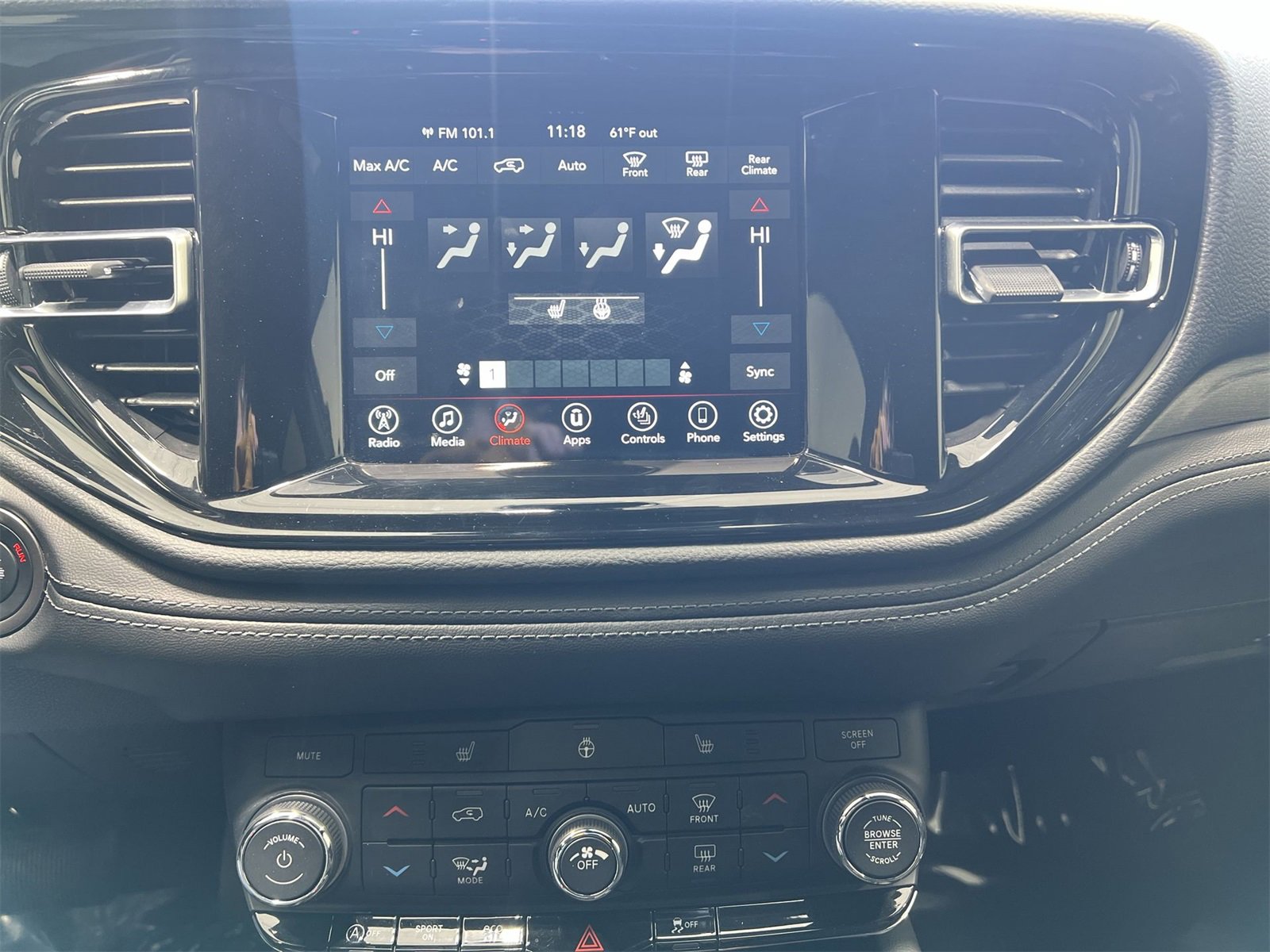 Used 2024 Dodge Durango SXT image 18