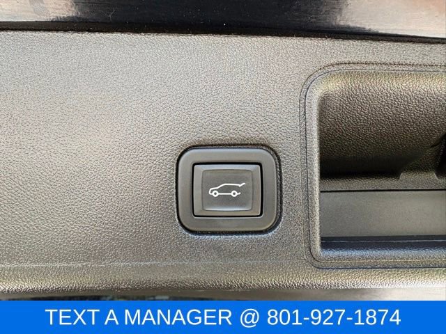 Used 2024 GMC Terrain SLT AWD/4WD image 11