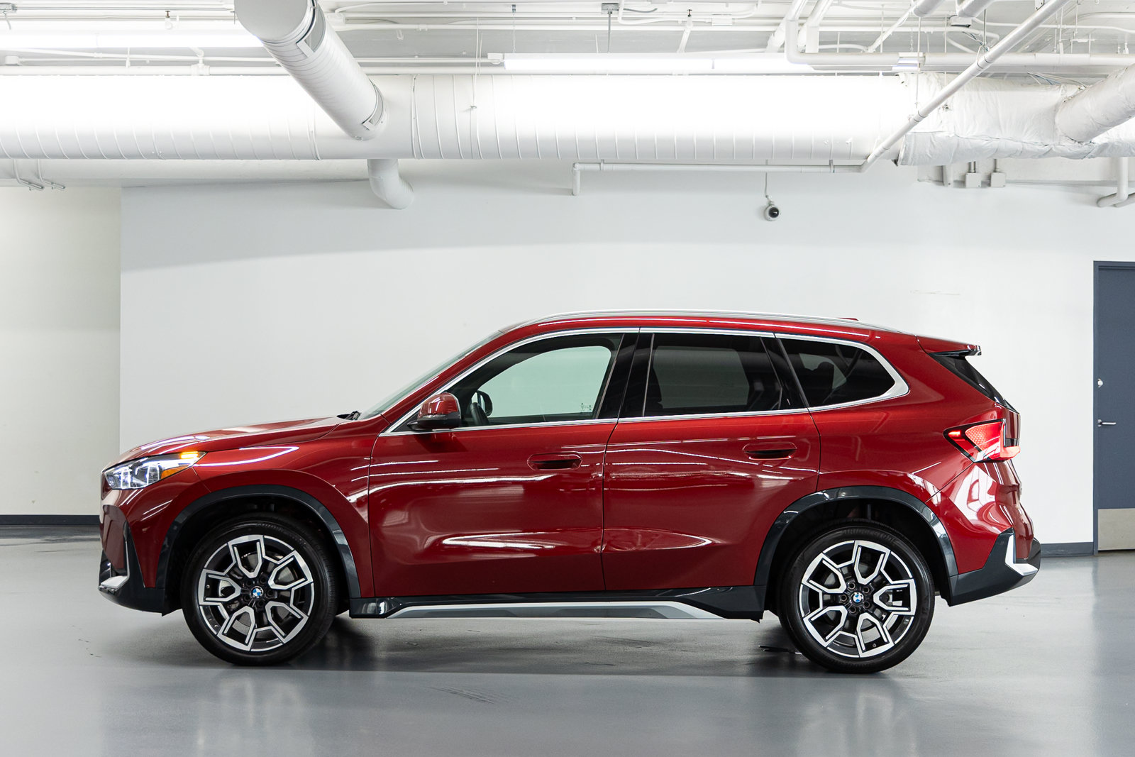 Used 2026 BMW X1 xDrive28i AWD/4WD image 2