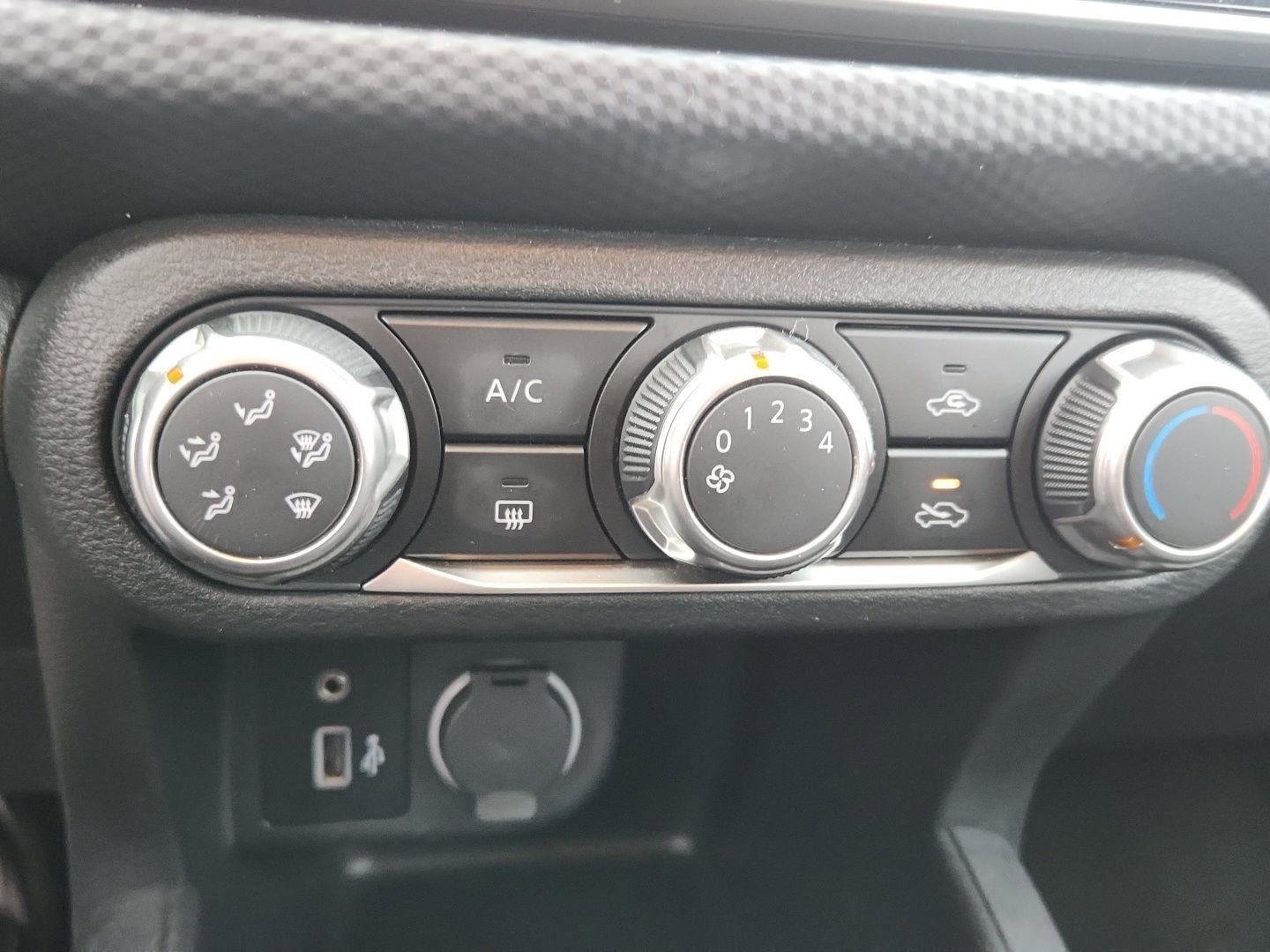 Used 2024 Nissan Kicks S image 18